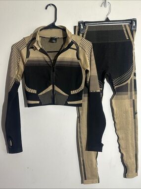 Fashion Nova Black & Tan Seamless Zip Crop Jacket with High-Waist Leggings